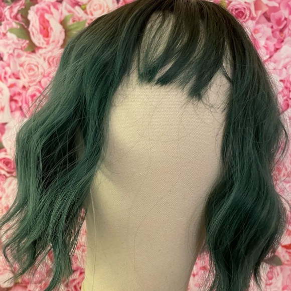 Dark Green Wavy Hair Wig - Picture 1 of 3